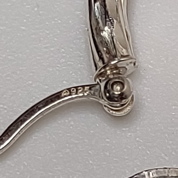 Cute Basic Lightweight 925 Sterling Silver Hoop Earrings - Picture 11 of 12